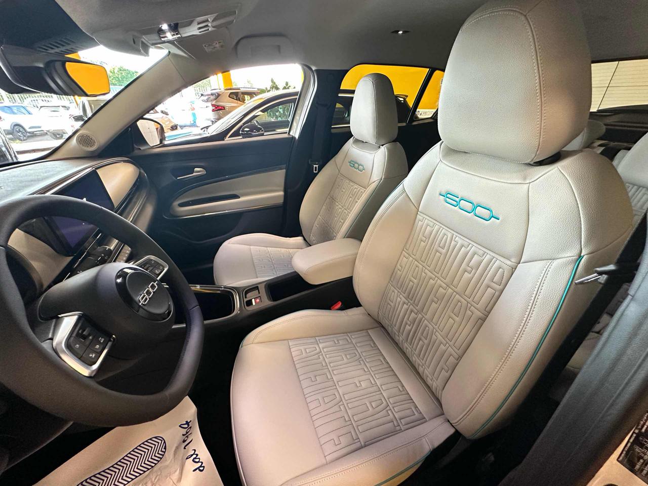 FIAT 600 1.2 Hybrid 145 CV DCT MHEV La Prima KMZERO - 10