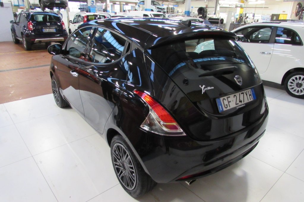LANCIA Ypsilon 1.0 FireFly 70cv 5 porte S&S Hybrid Ecochic Gold - 5