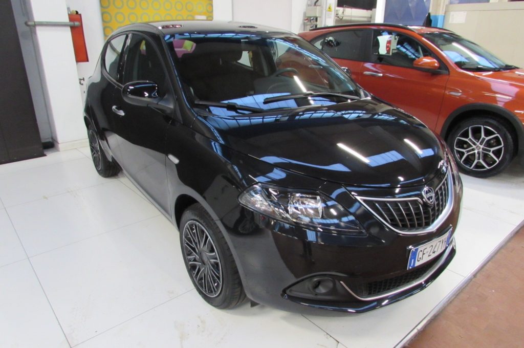 LANCIA Ypsilon 1.0 FireFly 70cv 5 porte S&S Hybrid Ecochic Gold - 3