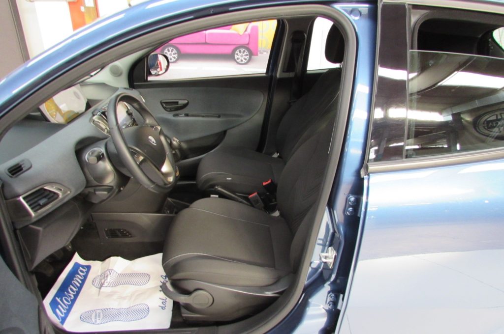 LANCIA Ypsilon 1.0 FireFly 70cv 5 porte S&S Hybrid Gold - 6
