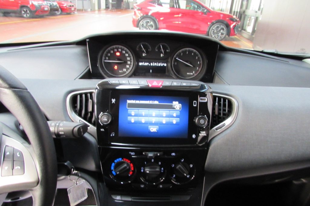 LANCIA Ypsilon 1.0 FireFly 70cv 5 porte S&S Hybrid Gold - 8