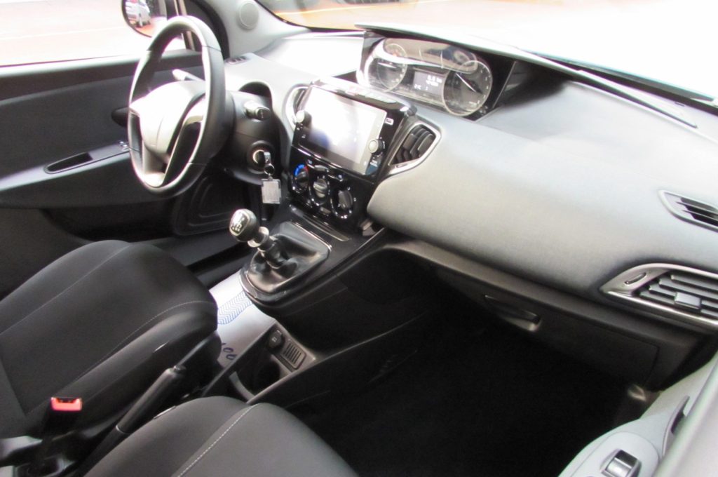 LANCIA Ypsilon 1.0 FireFly 70cv 5 porte S&S Hybrid Gold - 15