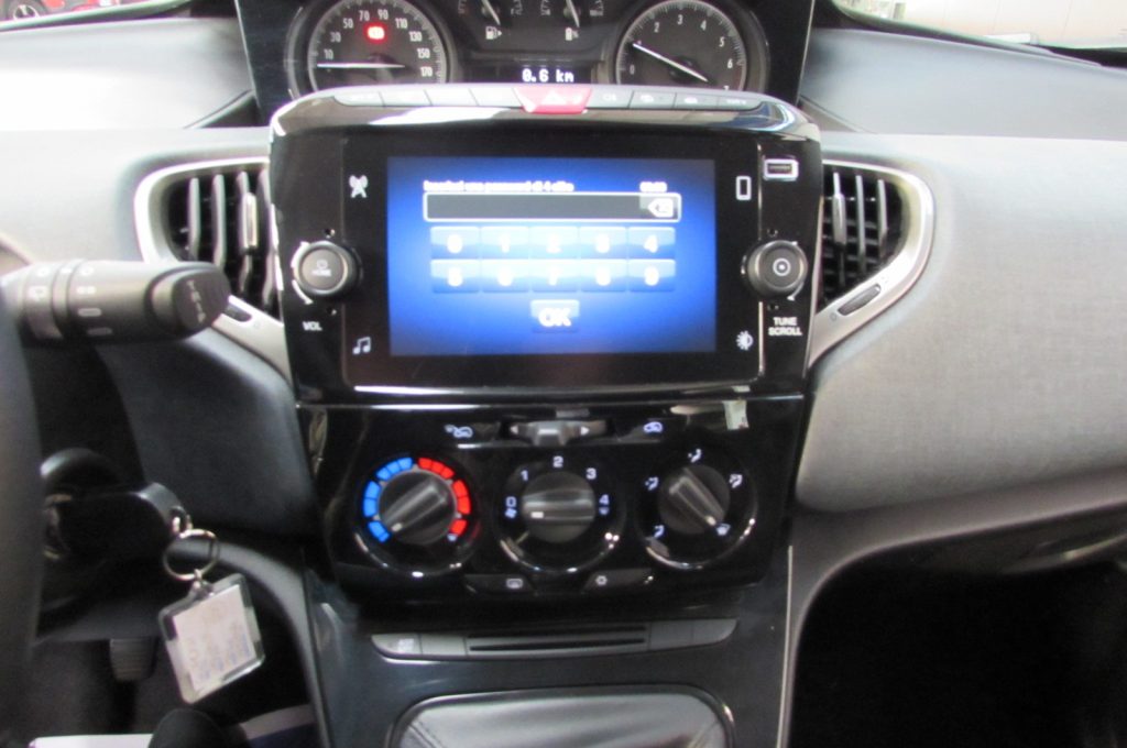 LANCIA Ypsilon 1.0 FireFly 70cv 5 porte S&S Hybrid Gold - 10