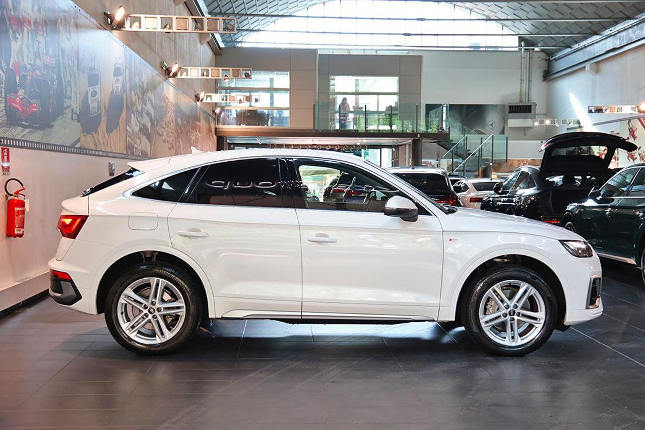 AUDI Q5 40 TDI Sportback Quattro S-Tronic S-Line - 2