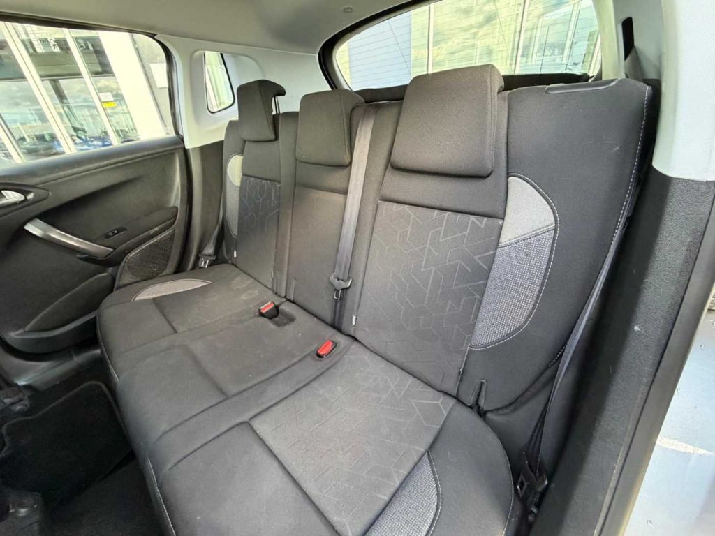 PEUGEOT 2008 1° serie PureTech 82 Allure - 11