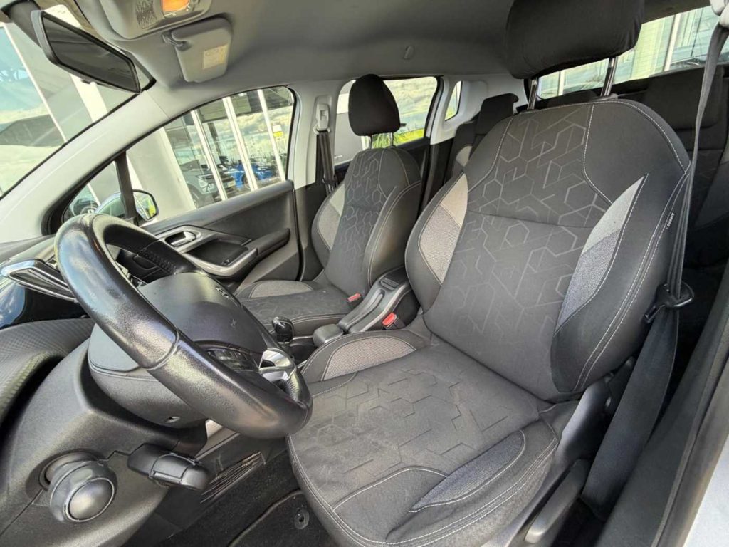 PEUGEOT 2008 1° serie PureTech 82 Allure - 12