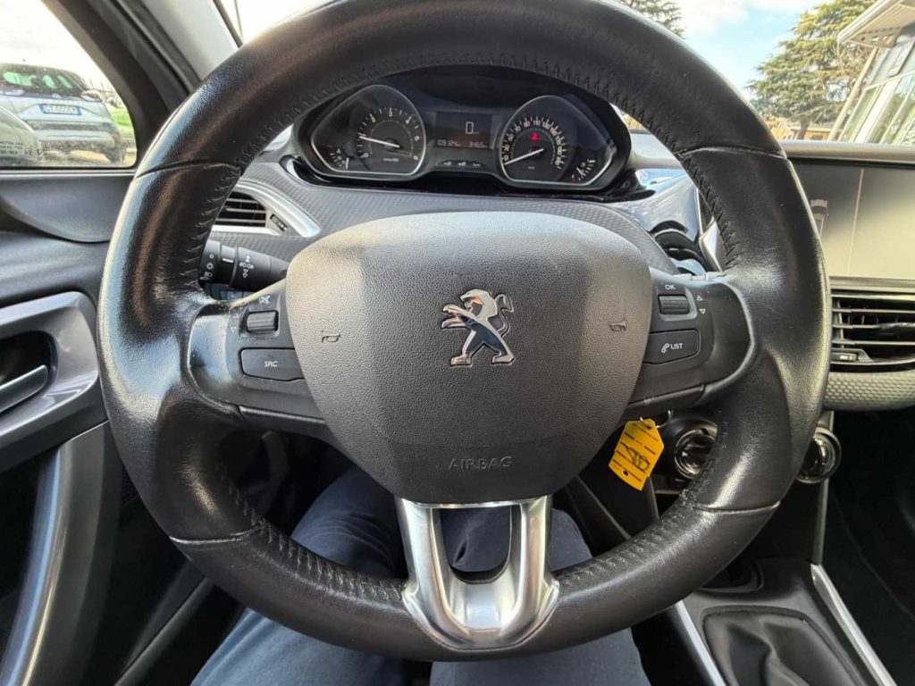 PEUGEOT 2008 1° serie PureTech 82 Allure - 14