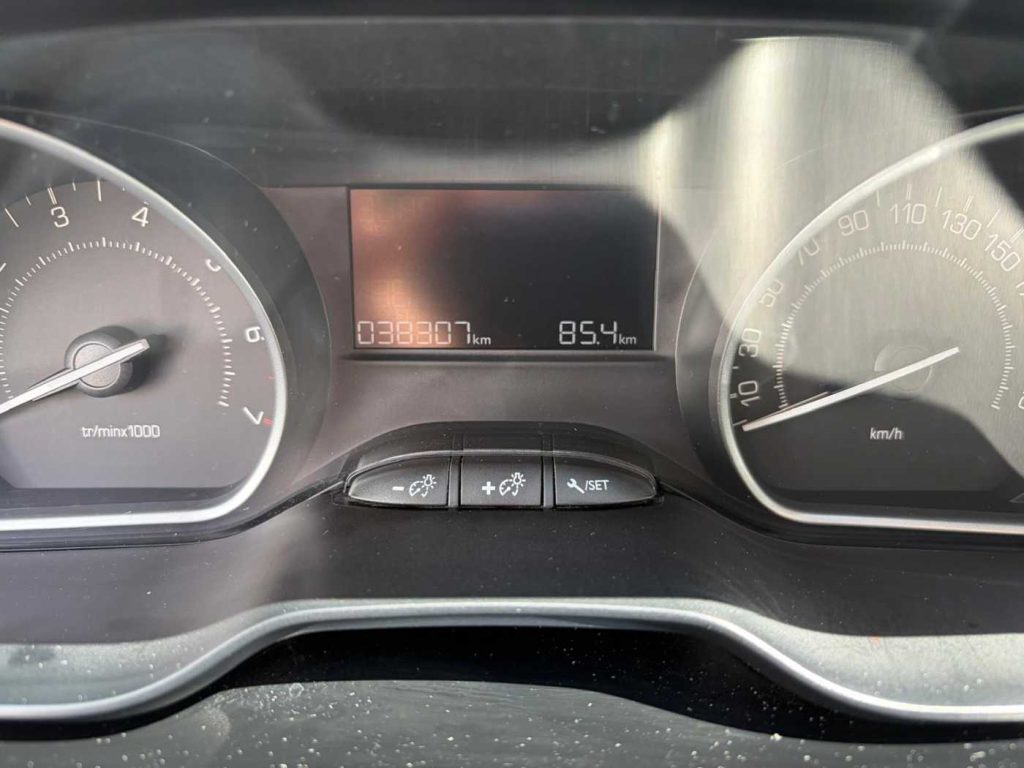 PEUGEOT 2008 1° serie PureTech 82 Allure - 18