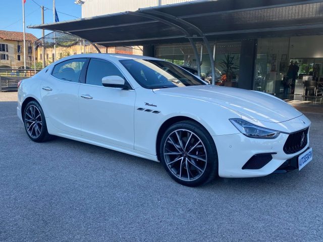 MASERATI Ghibli Bianco metallizzato