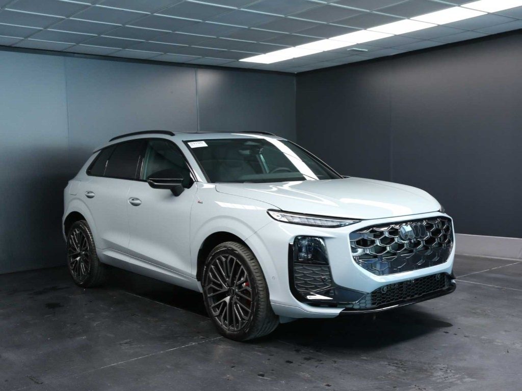 AUDI Q3 TFSI 195 kW quattro S tronic S Line Ed - 2
