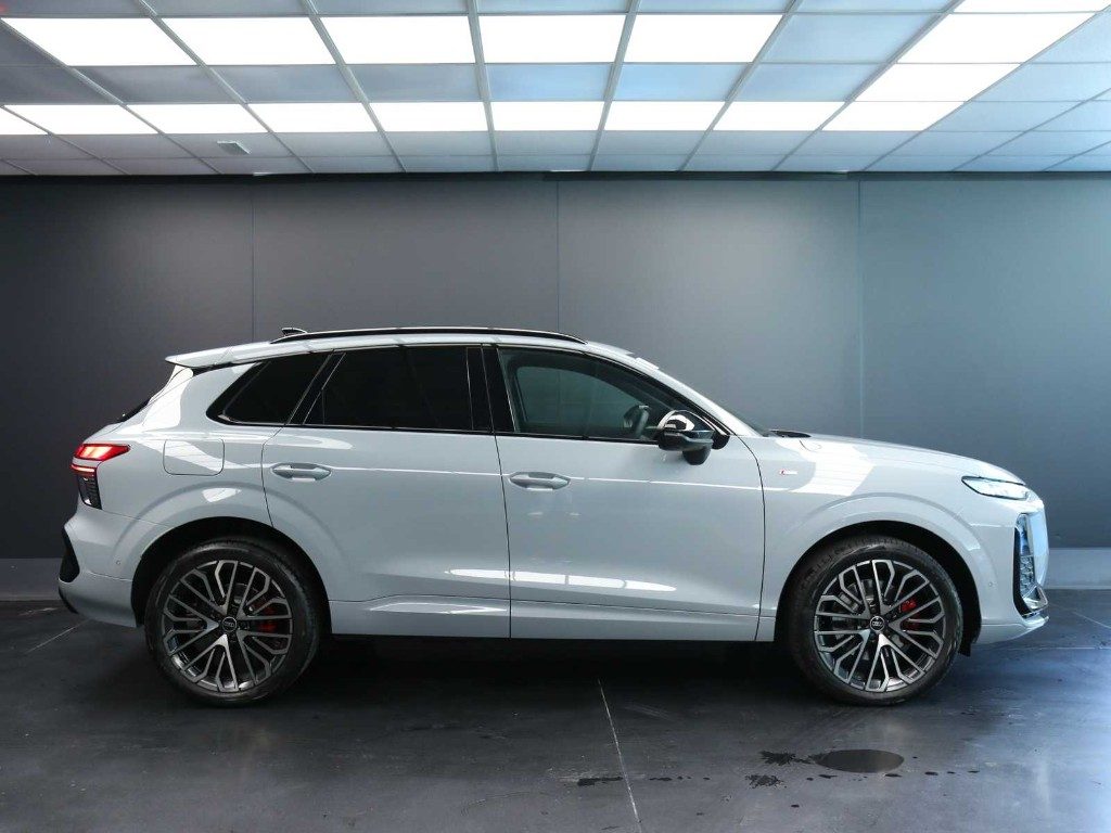 AUDI Q3 TFSI 195 kW quattro S tronic S Line Ed - 11