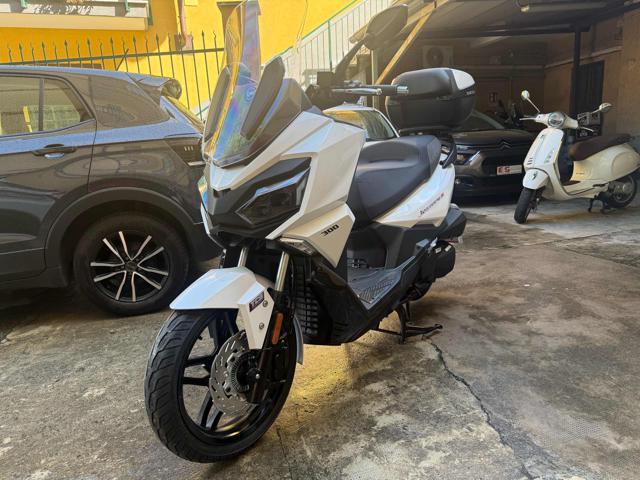 SYM Joyride 300 Bianco pastello