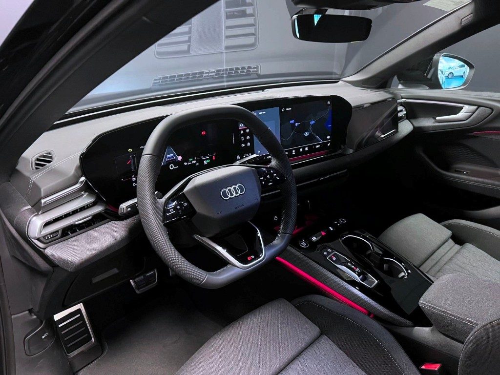 AUDI A5 Avant TFSI 150 kW S tronic S Line edition - 6