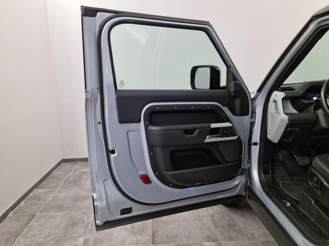 LAND ROVER Defender 90 3.0D I6 300 CV AWD Auto X-Dynamic HSE - 27