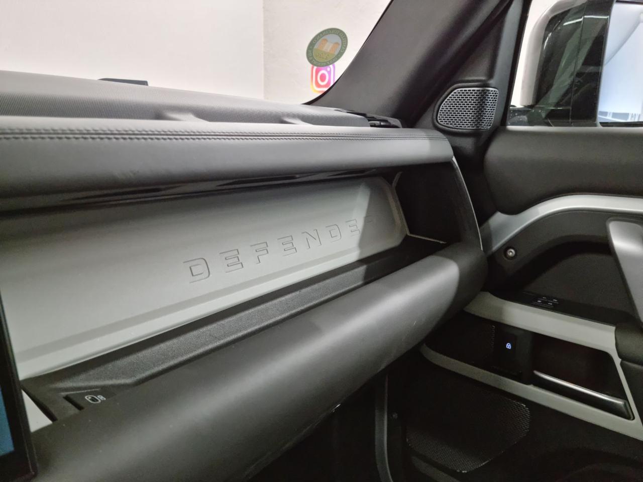 LAND ROVER Defender 90 3.0D I6 300 CV AWD Auto X-Dynamic HSE - 32