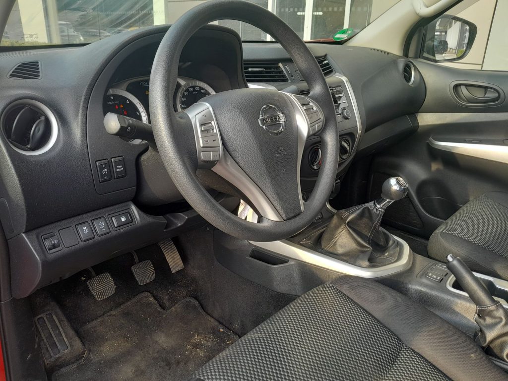 NISSAN Navara 2.3 dCi 160cv NP 300 DOUBLE CAB Chassis Visia 4WD - 9