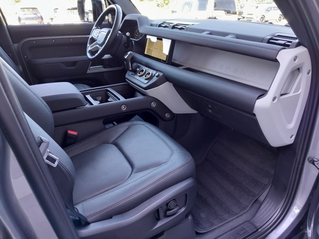 LAND ROVER Defender 3.0D I6 200 110 SE AWD auto. AUTOCARRO/NETTO IVA - 16
