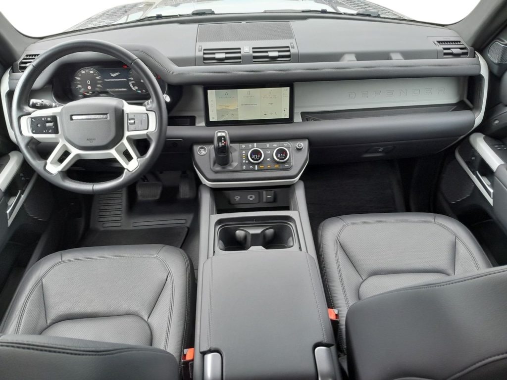 LAND ROVER Defender 3.0D I6 200 110 SE AWD auto. AUTOCARRO/NETTO IVA - 32