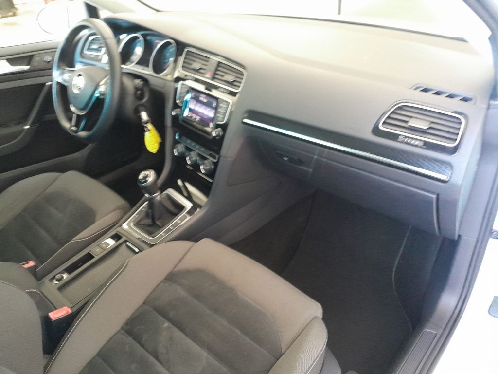 VOLKSWAGEN Golf 1.6 TDI Comfortline BlueMotionTechnology - 14