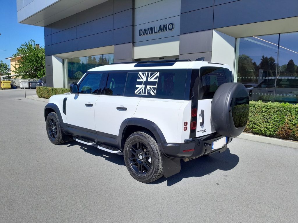 LAND ROVER Defender 2.0 SD4 240 110 S AWD auto - 6