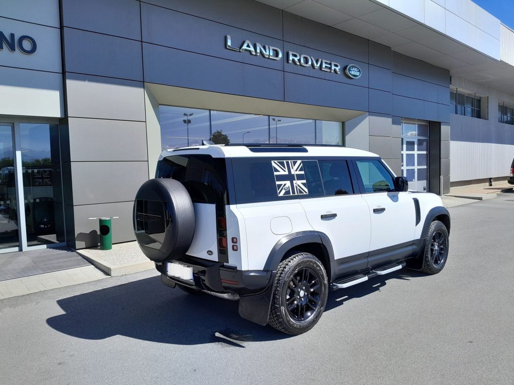 LAND ROVER Defender 2.0 SD4 240 110 S AWD auto - 8
