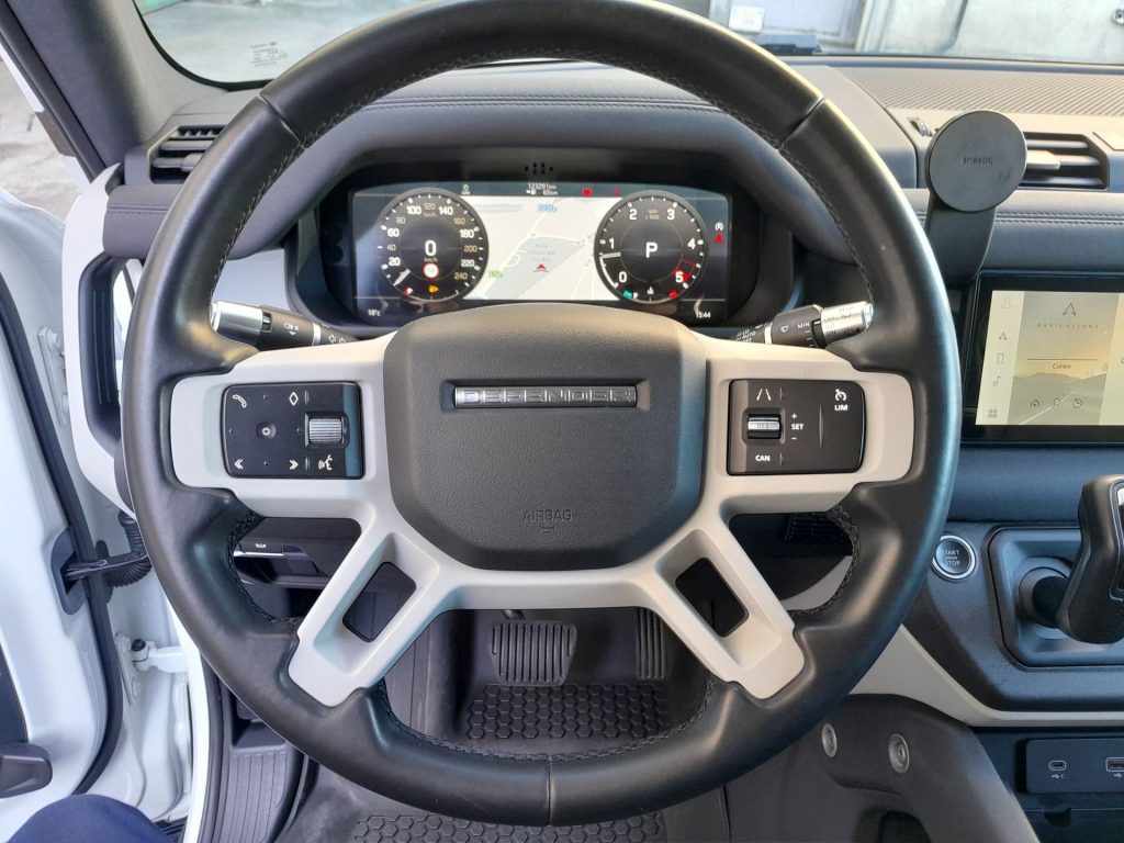 LAND ROVER Defender 2.0 SD4 240 110 S AWD auto - 10