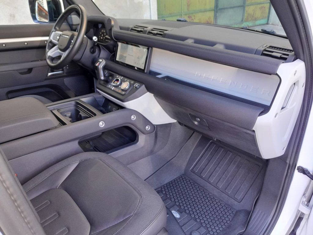 LAND ROVER Defender 2.0 SD4 240 110 S AWD auto - 16
