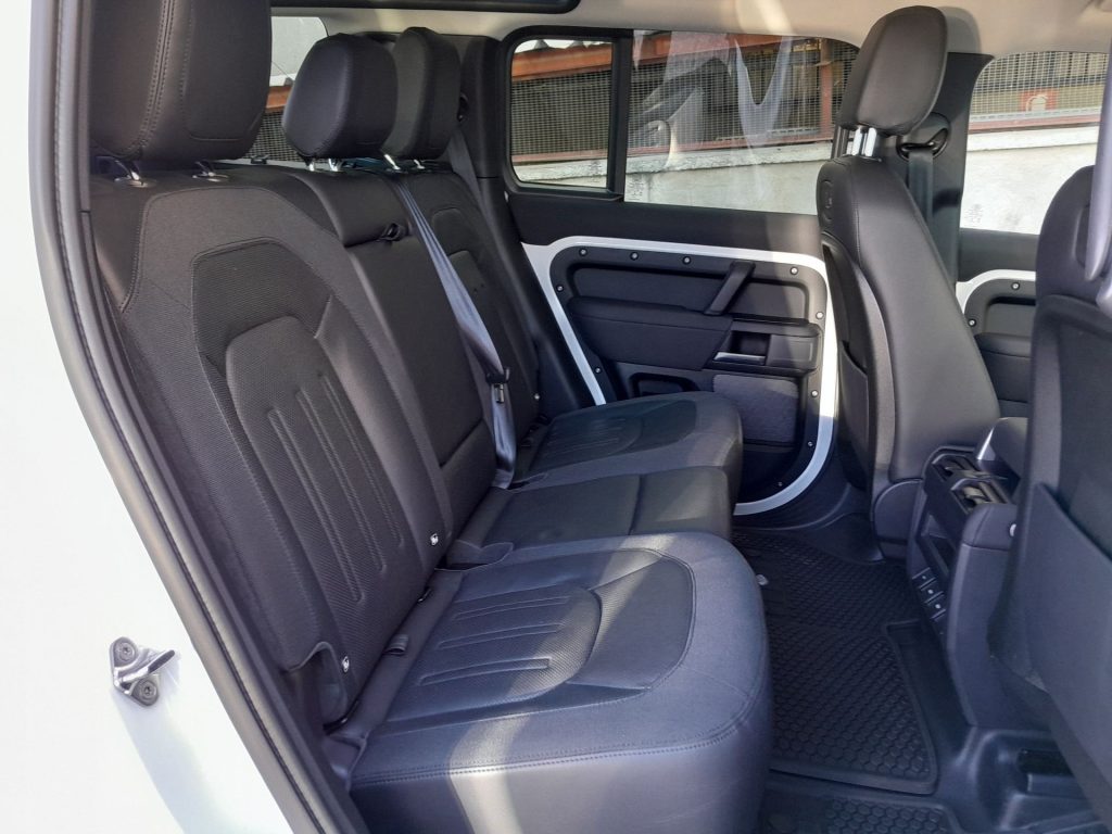 LAND ROVER Defender 2.0 SD4 240 110 S AWD auto - 23
