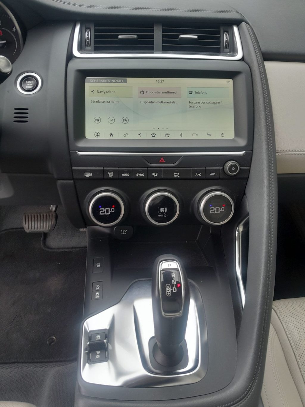 JAGUAR E-Pace 2.0D i4 150cv S - 11