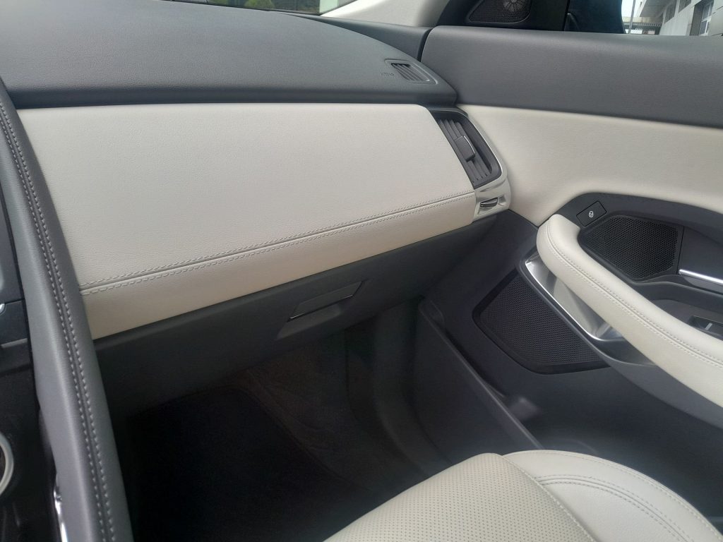 JAGUAR E-Pace 2.0D i4 150cv S - 12