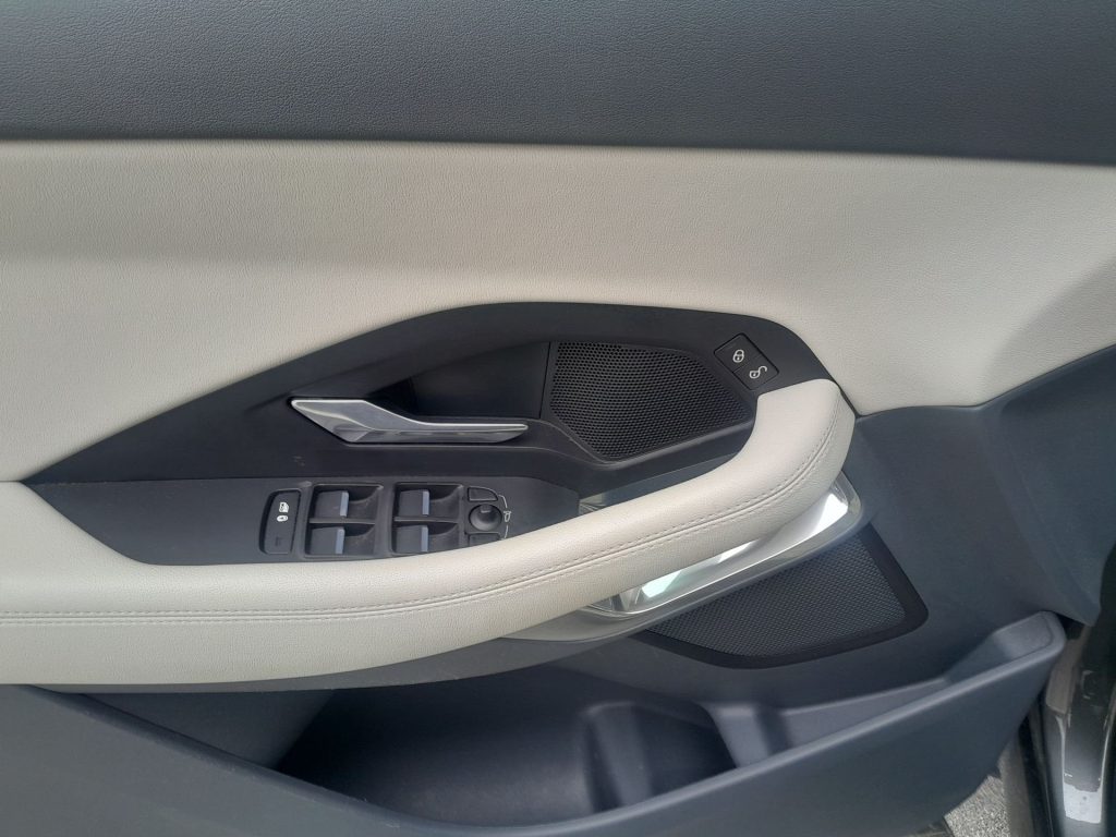 JAGUAR E-Pace 2.0D i4 150cv S - 19