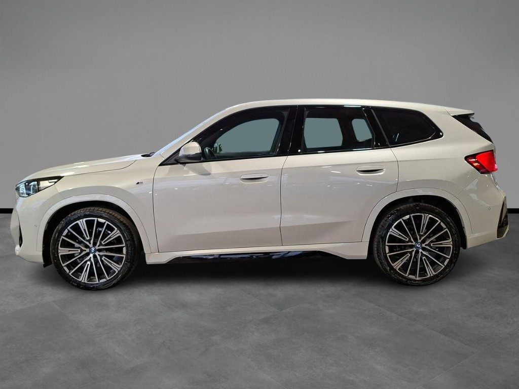 BMW iX1 eDrive 20 Msport Aut. + Tetto apr. - 3