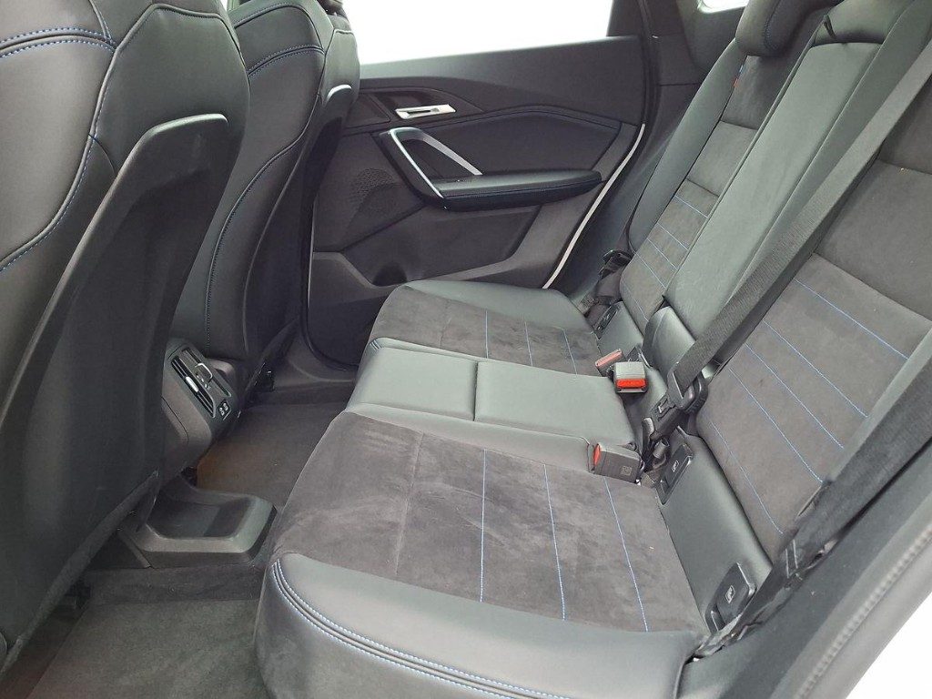 BMW iX1 eDrive 20 Msport Aut. + Tetto apr. - 12