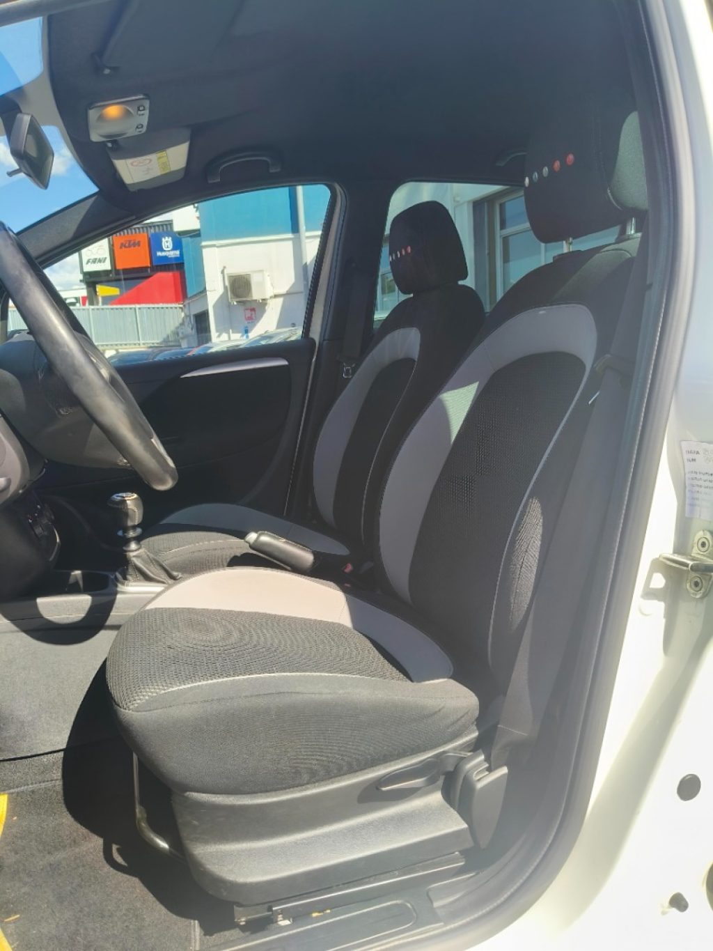 FIAT Punto 1.4  5 Porte  Neo Patentati - 10