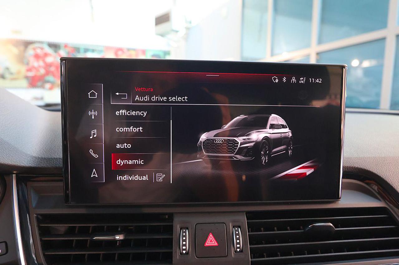 AUDI Q5 40 TDI Quattro S-Tronic S-Line Plus - 27