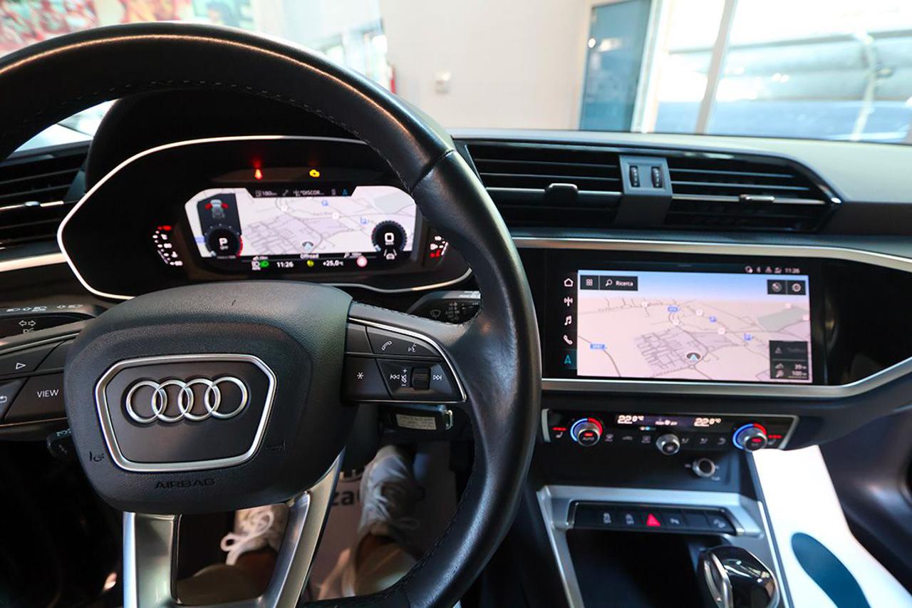 AUDI Q3 45 TFSI Quattro S-Tronic Business Advanced - 33