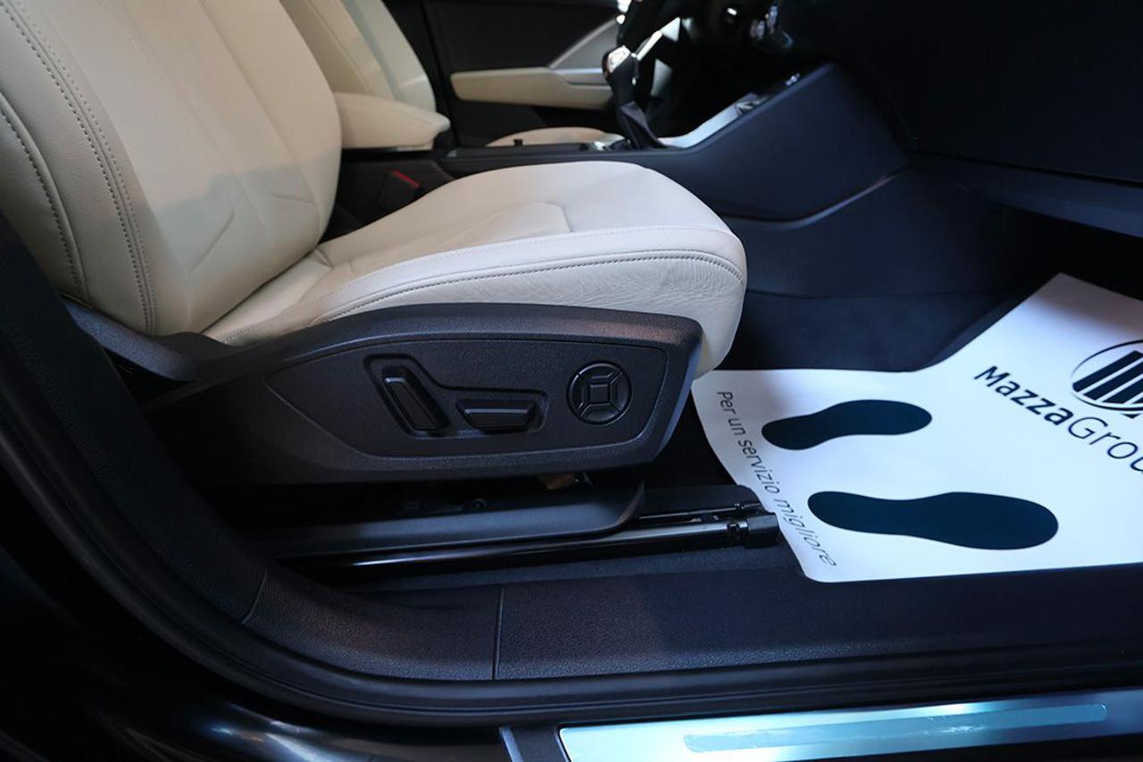 AUDI Q3 45 TFSI Quattro S-Tronic Business Advanced - 40