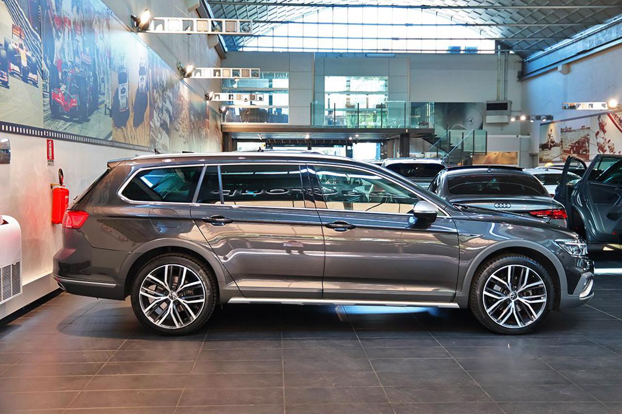 VOLKSWAGEN Passat Alltrack 2.0 TDI 200cv 4Motion DSG - 2