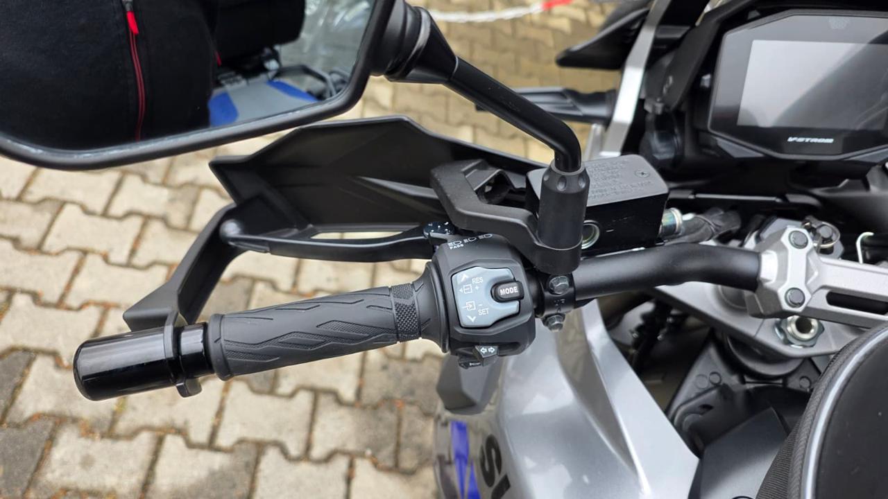 SUZUKI V-Strom 1050 XT - 16