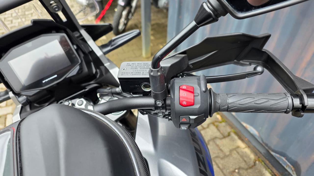 SUZUKI V-Strom 1050 XT - 17
