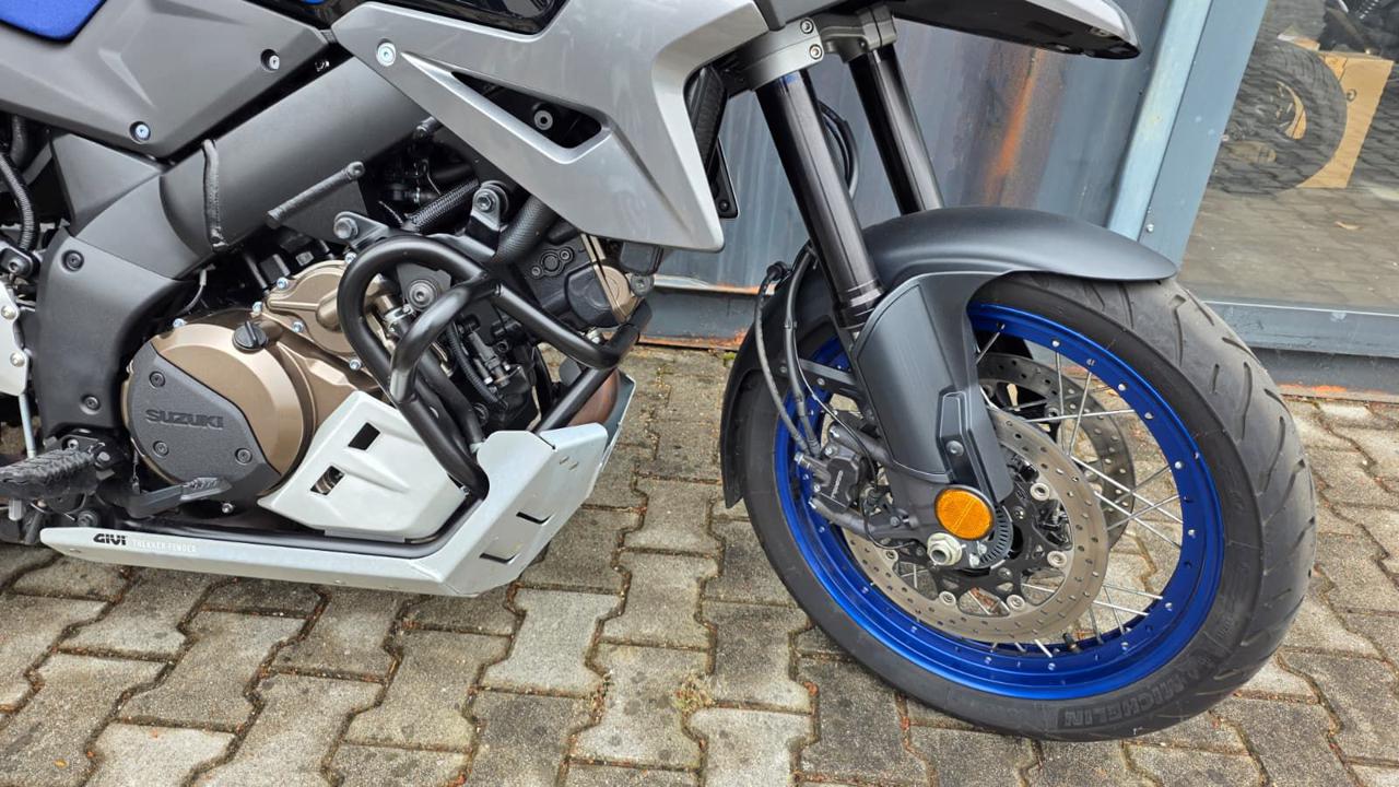 SUZUKI V-Strom 1050 XT - 11