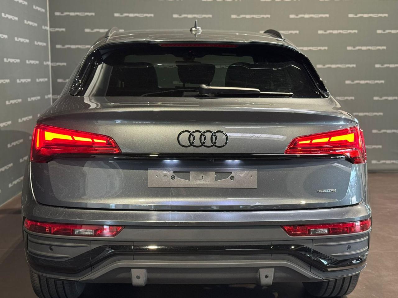 AUDI Q5 SPB 40 TDI quattro S tronic Identity Black - 4