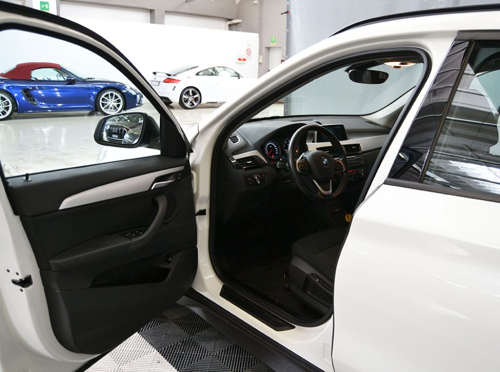 BMW X1 sDrive18d Business Automatica - Led - Navi ** - 2