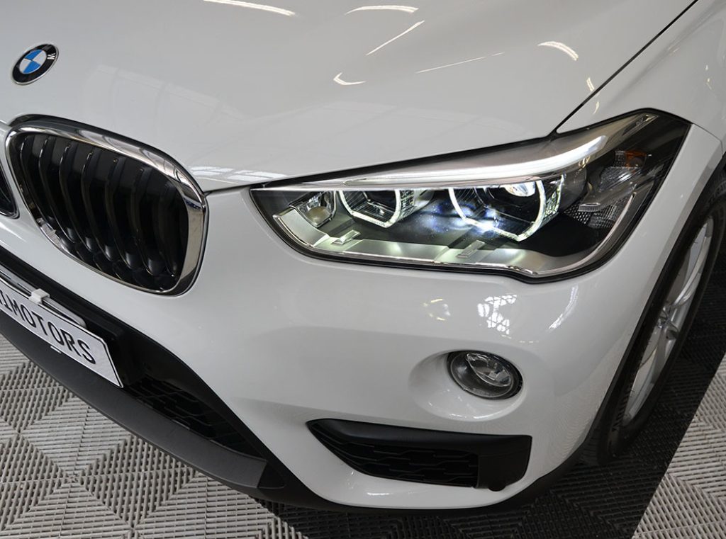 BMW X1 sDrive18d Business Automatica - Led - Navi ** - 19