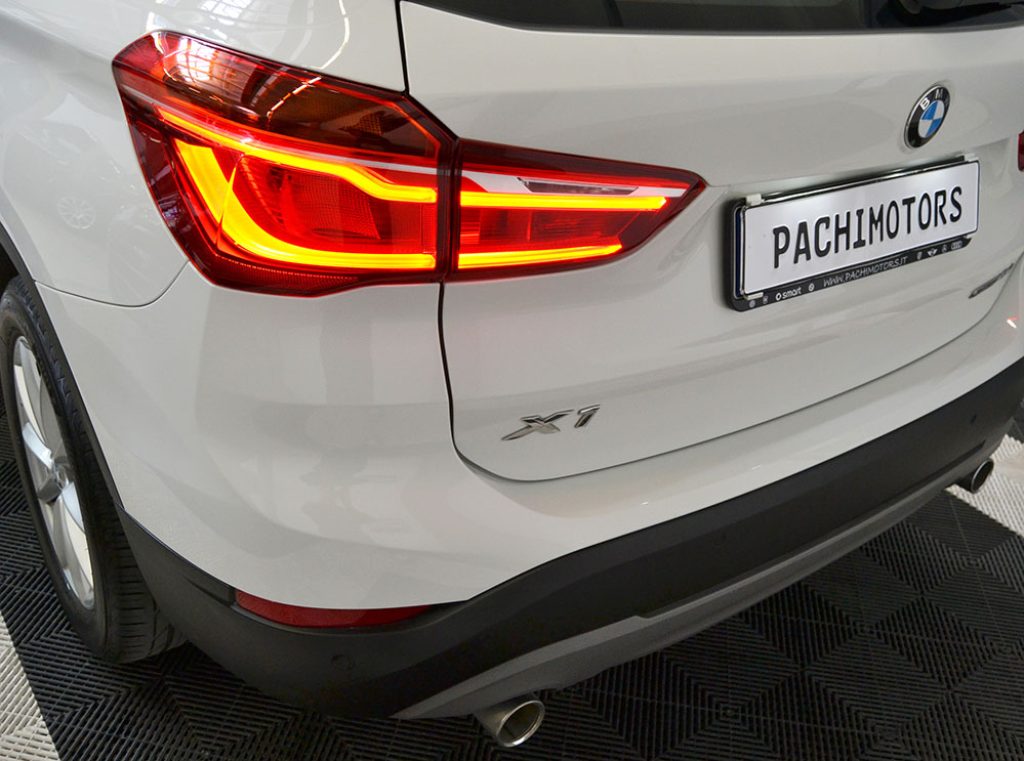 BMW X1 sDrive18d Business Automatica - Led - Navi ** - 20