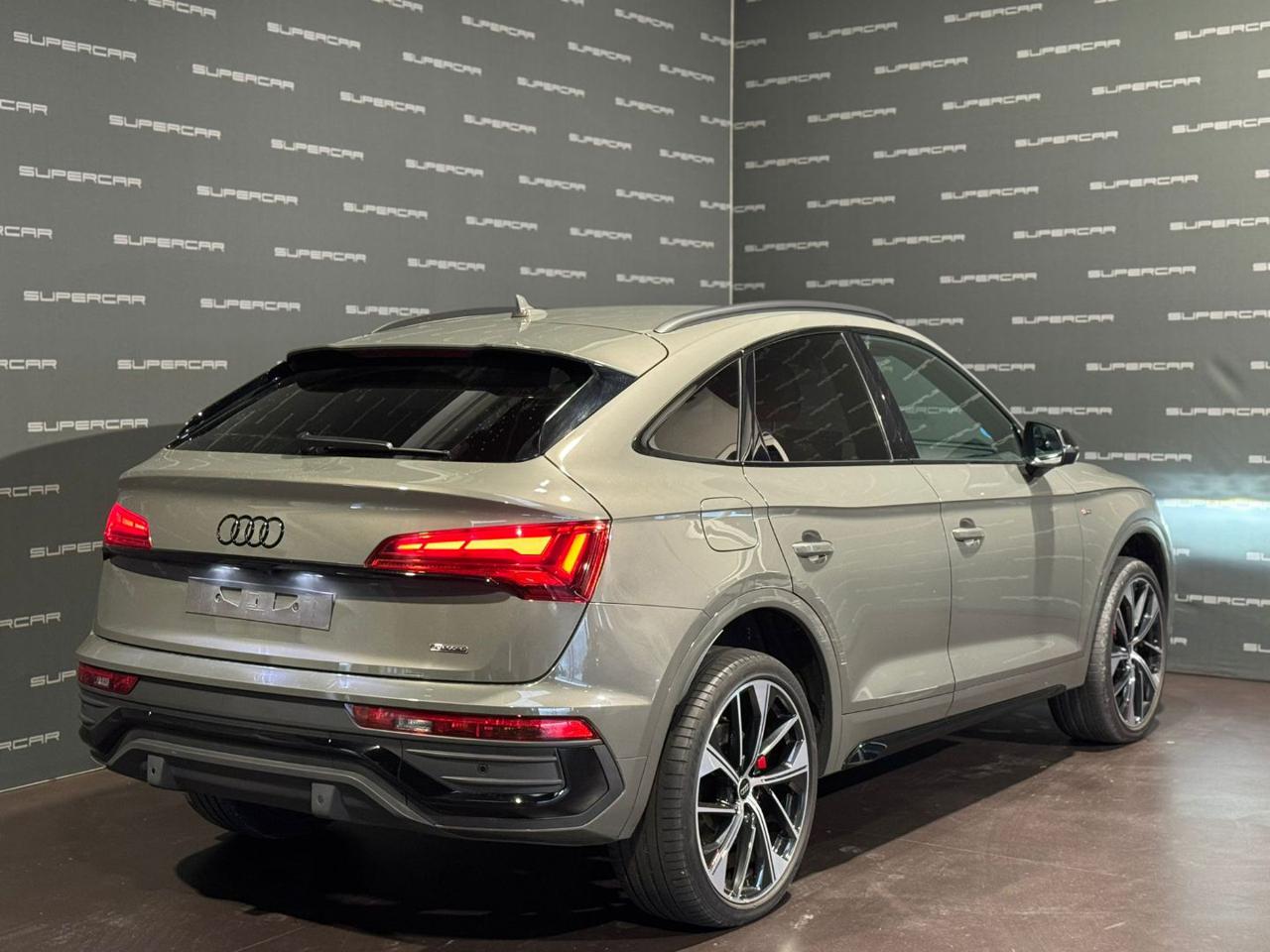 AUDI Q5 SPB 40 TDI quattro S tronic Identity Black - 3