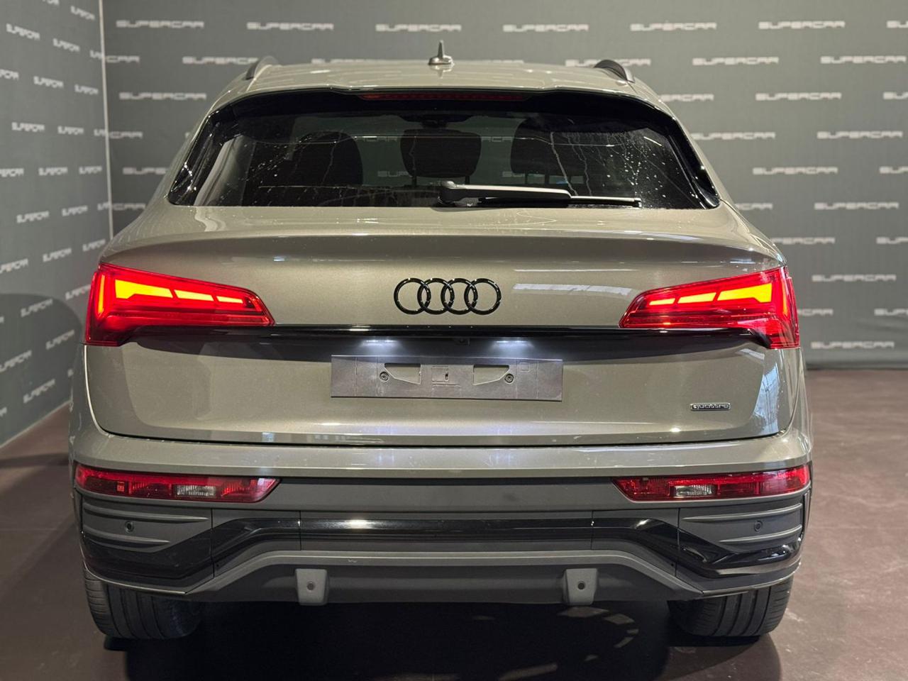 AUDI Q5 SPB 40 TDI quattro S tronic Identity Black - 4