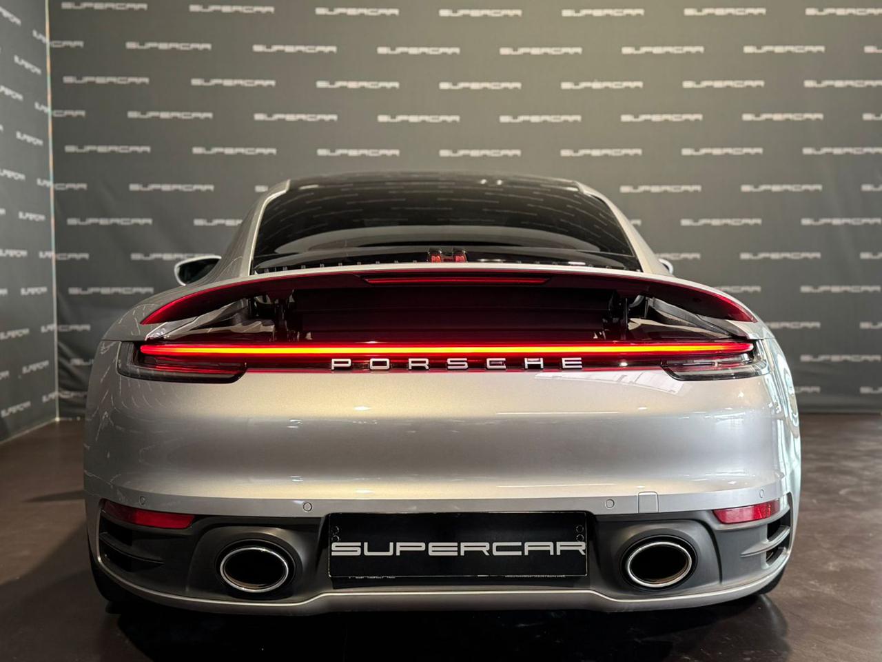 PORSCHE 911 Carrera - 4