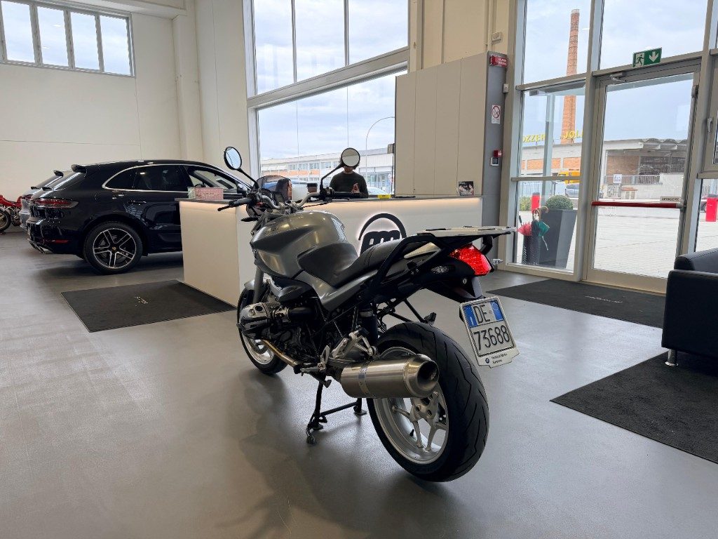 BMW R 1200 R anno 2007 - 5