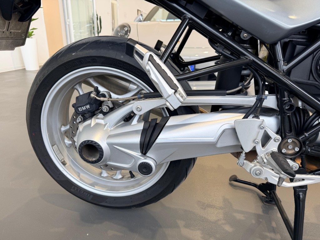 BMW R 1200 R anno 2007 - 9
